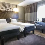 Ibis Centrum فندق بوزنان