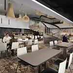 Ibis Centrum 3* بوزنان