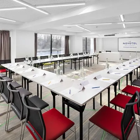 Ibis Centrum فندق بوزنان