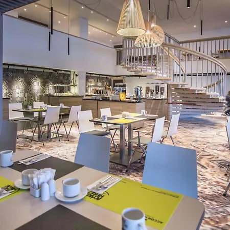 فندق Ibis Centrum بوزنان