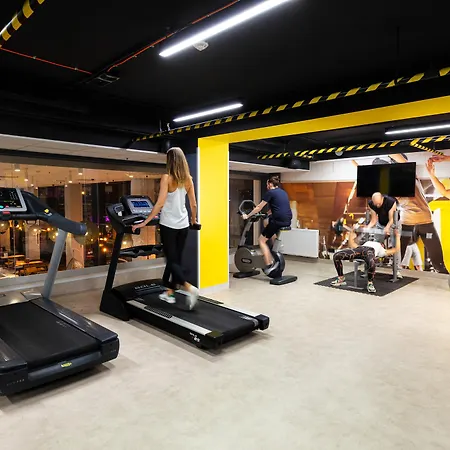 Ibis Centrum فندق بوزنان