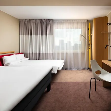 Ibis Centrum Hotell 3*