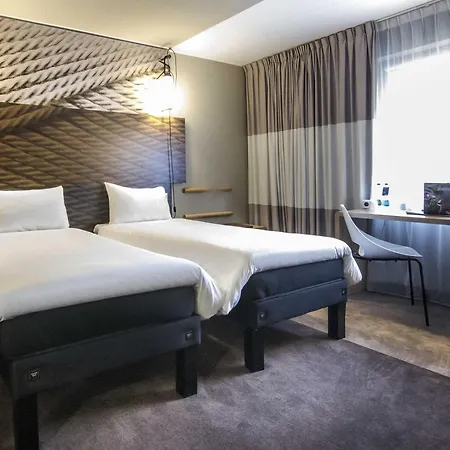 Ibis Centrum فندق بوزنان